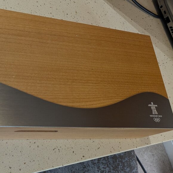 Olympic Torch Replica Birks Limited Edition Vancouver 2010 - Picture 8 of 11